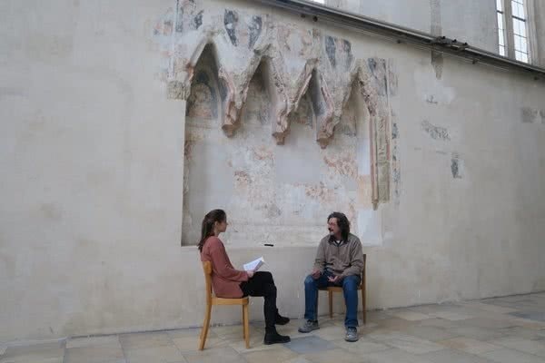 Interview mit Restaurator Claudio Bizzarri in der Dominikanerkirche Krems während der Restaurierung der Gewölberippen und Wandmalereien im Februar 2020, Foto: Fabia Podgorschek