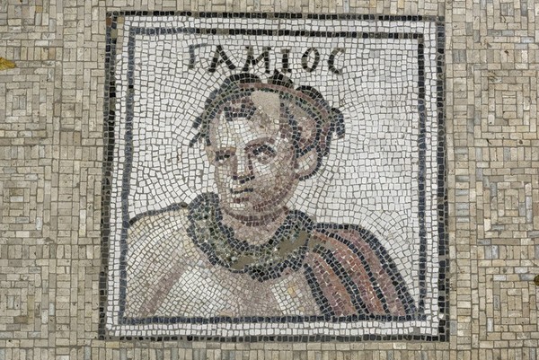 Mosaikfragment: Büste eines jungen Satyrs, © SPSG / Daniel Lindner