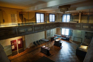 Alte Synagoge, 1. Stock, Festsaal (Ausstellung), Galeriegeschoss