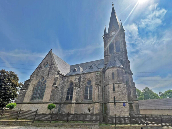 St. Stephanus im Zentrum von Polleben nordöstlich von Eisleben